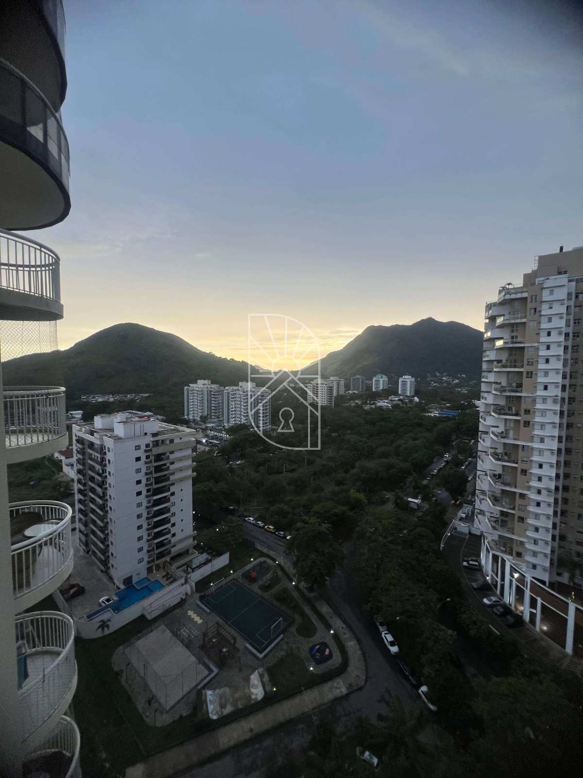 Apartamento 2 Quartos – Andar Alto – Sol Passante – Barra Bonita / Recreio - Márcia Nascimento Imóveis