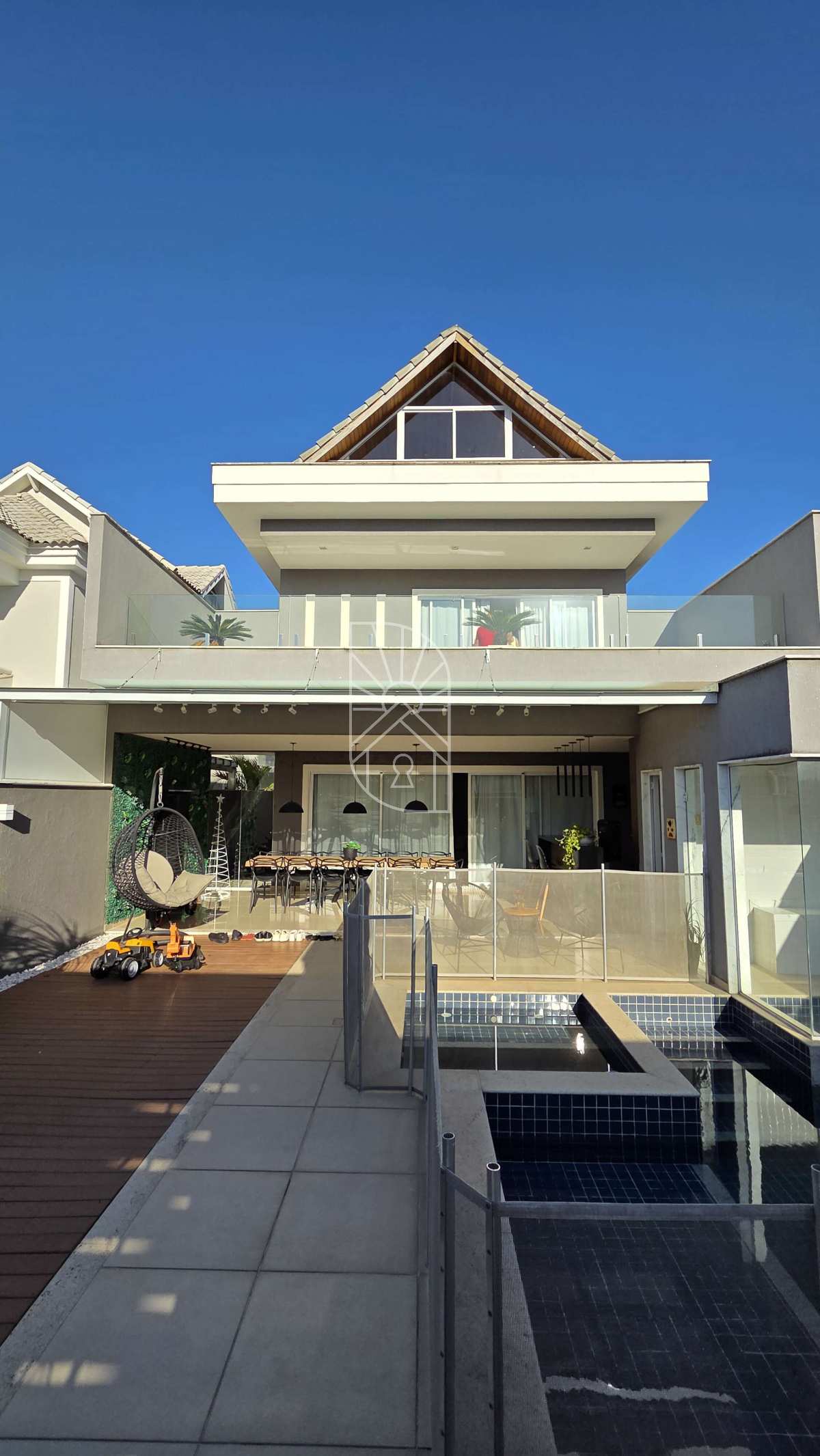 Casa Triplex de Luxo no Recreio | 4 Suítes | Piscina, Sauna e Área Gourmet | Porteira Fechada - Márcia Nascimento Imóveis