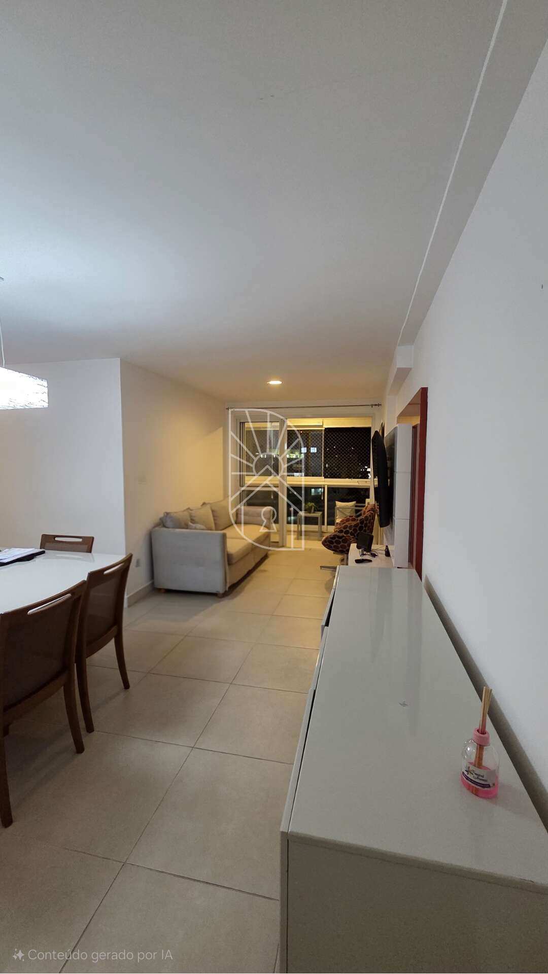 Cobertura Duplex para aluguel e venda; 230 m² com 4 quartos, Dependência completa, Piscina, vista mar e montanha. - Márcia Nascimento Imóveis