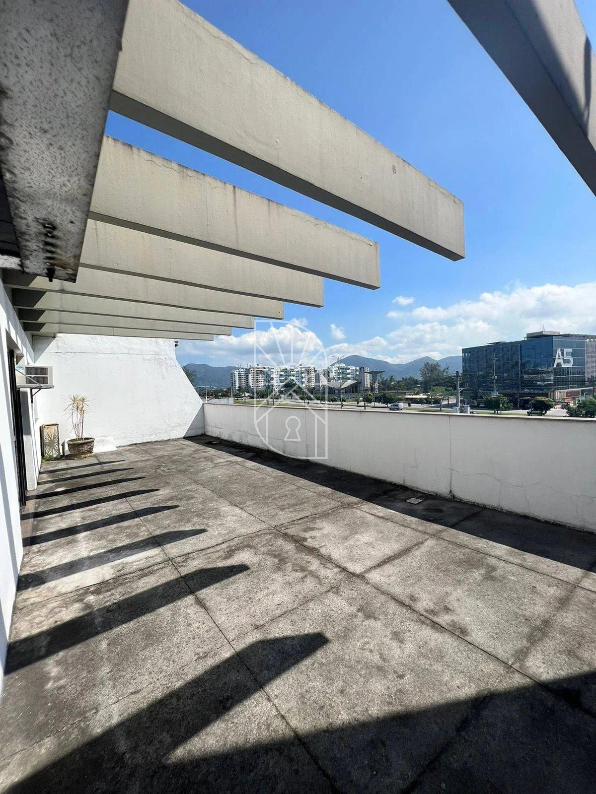 Cobertura comercial na Avenida das Américas - Recreio dos Bandeirantes