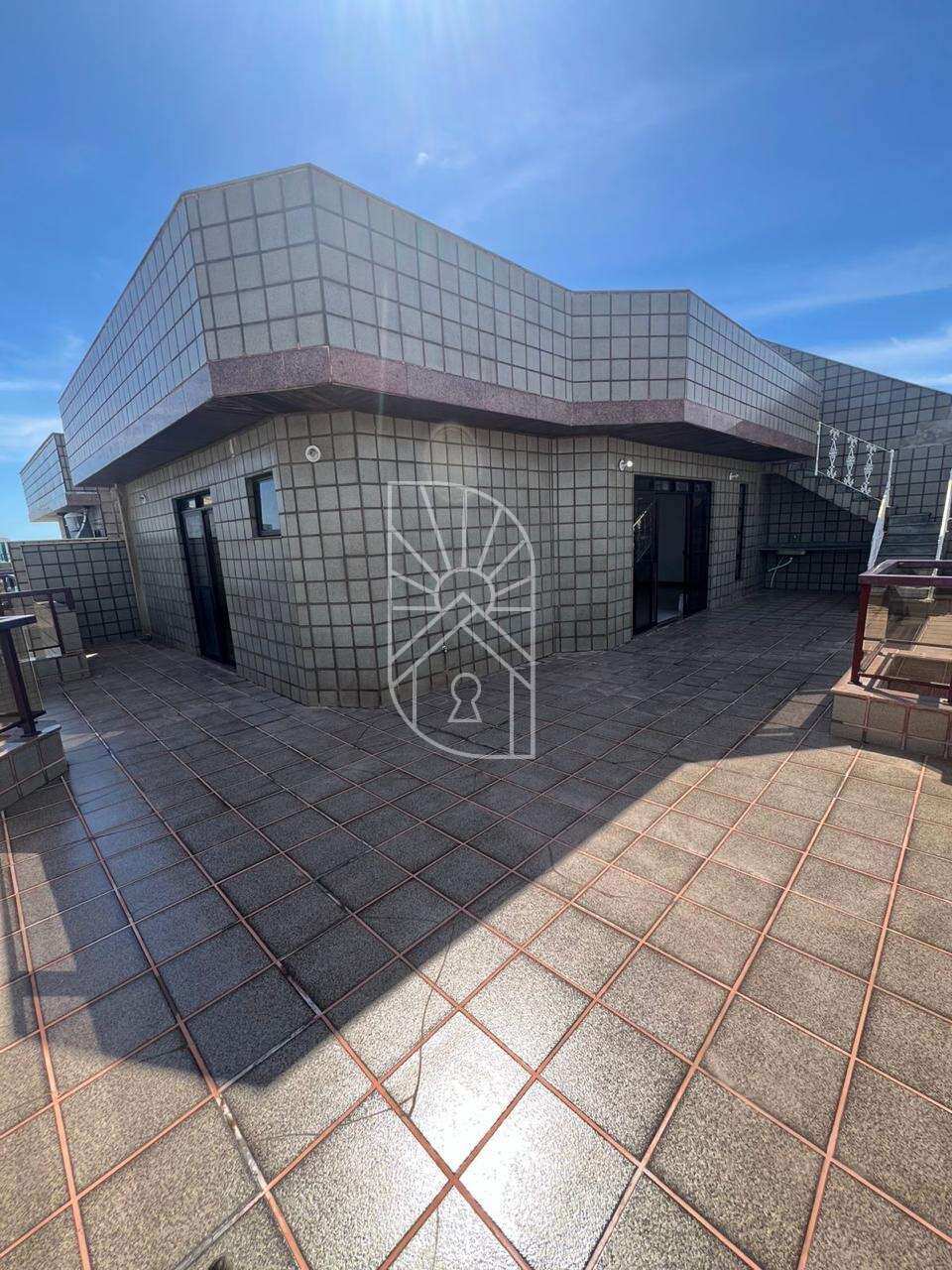 Excelente cobertura à venda em Cabo Frio