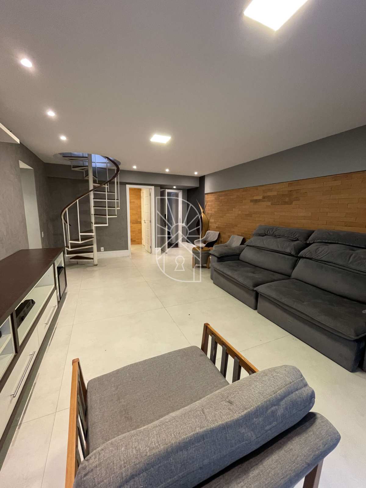 Excelente cobertura com piscina no Recreio dos Bandeirantes - Márcia Nascimento Imóveis