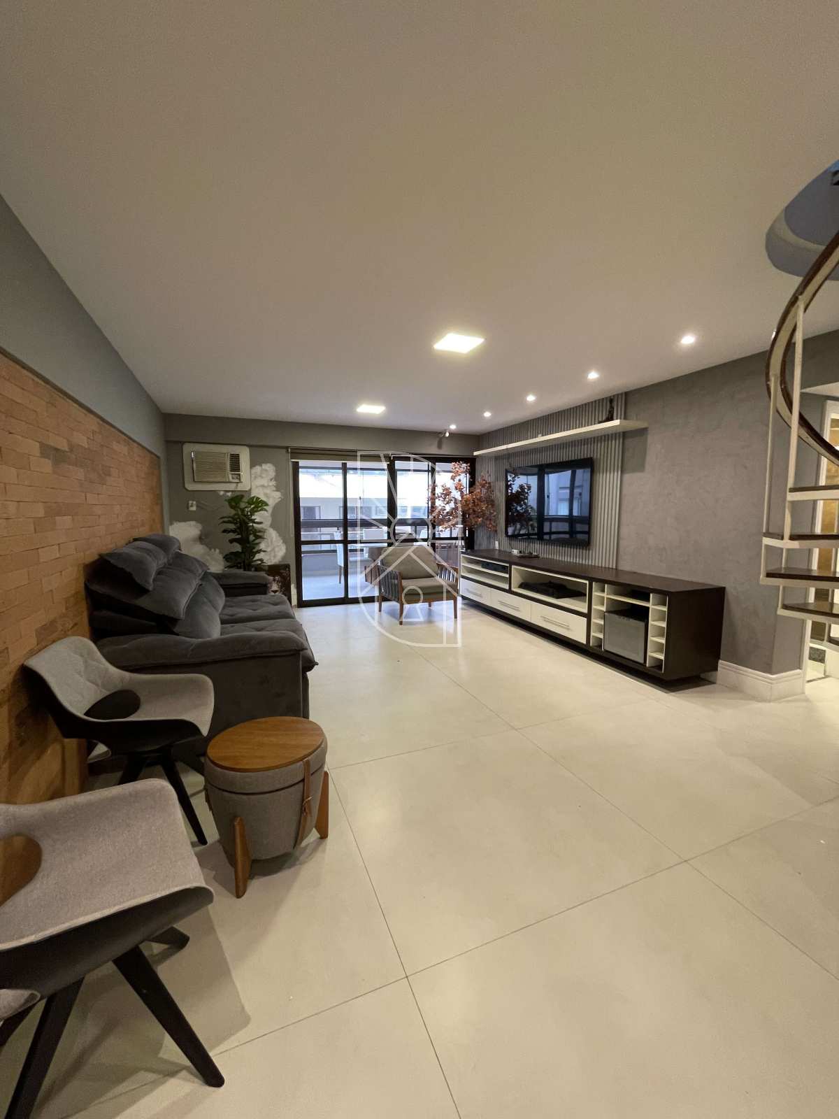 Excelente cobertura com piscina no Recreio dos Bandeirantes - Márcia Nascimento Imóveis