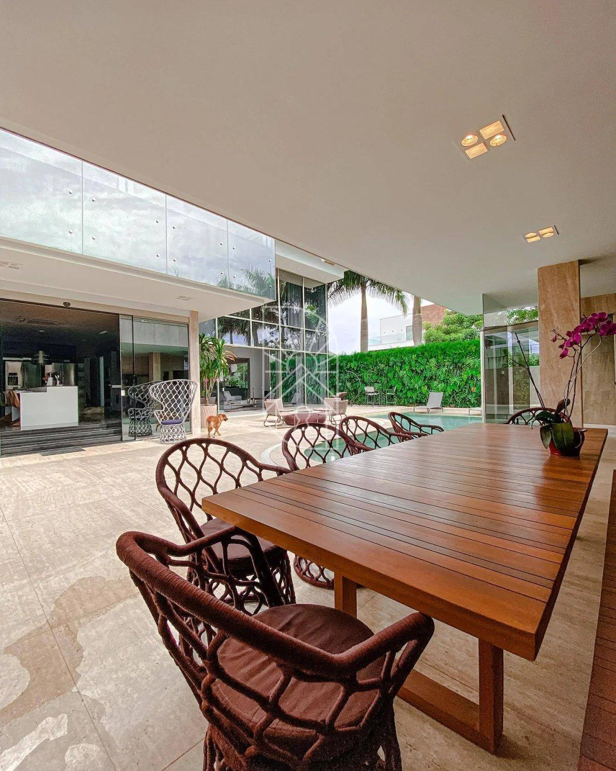 Mansão triplex deslumbrante no Alphaville, Barra da Tijuca - Márcia Nascimento Imóveis