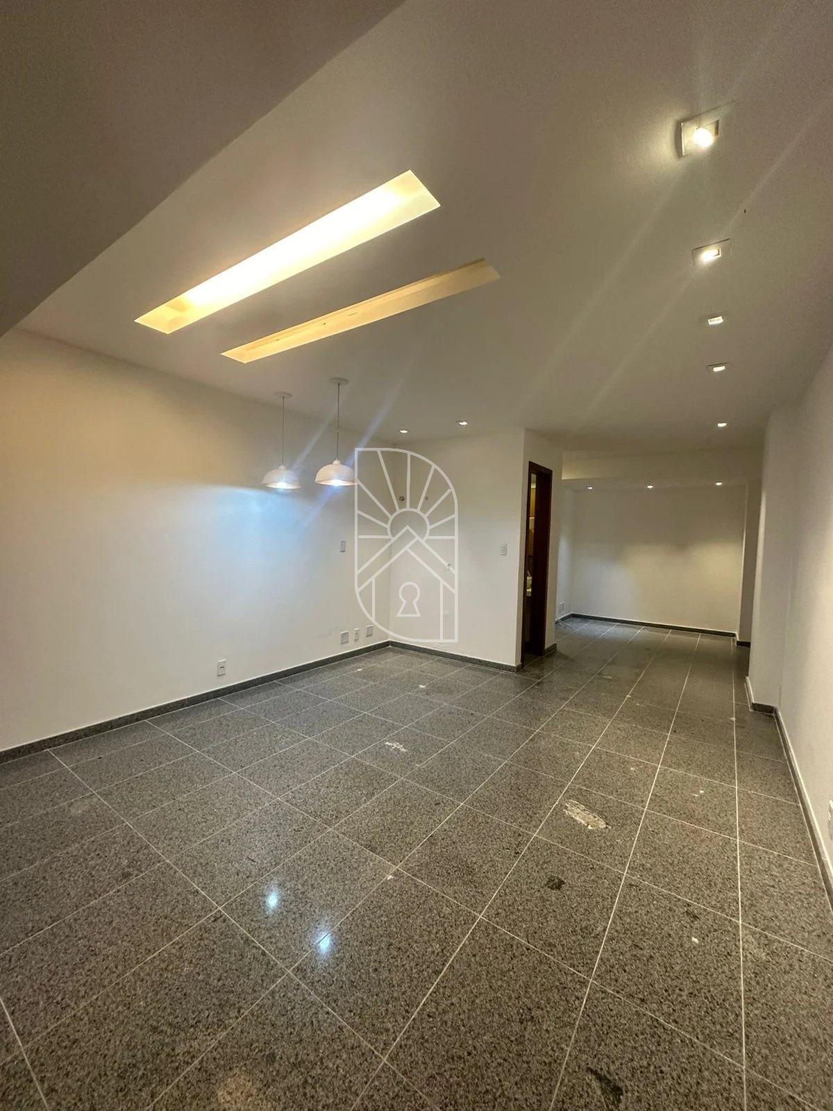 Oportunidade de sala comercial para investidor no Recreio